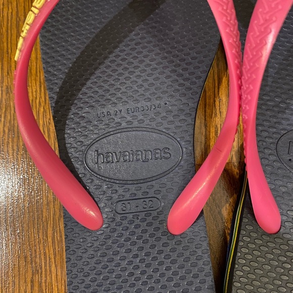 Pink and navy havaianas - Picture 2 of 3